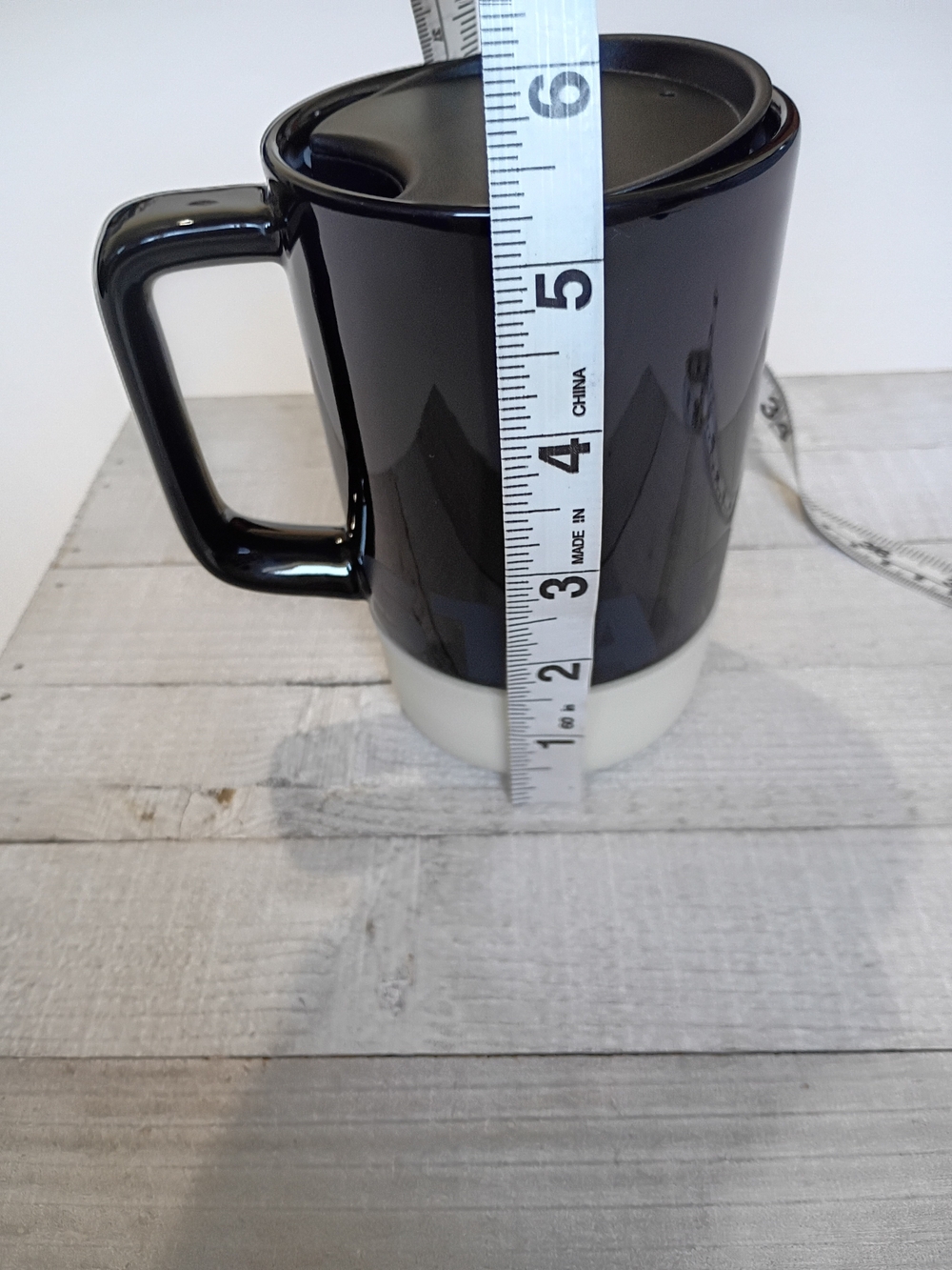 Starbucks 2025 NEW Black & White Ceramic Travel Desktop Mug with Lid 14 oz - Picture 8 of 9